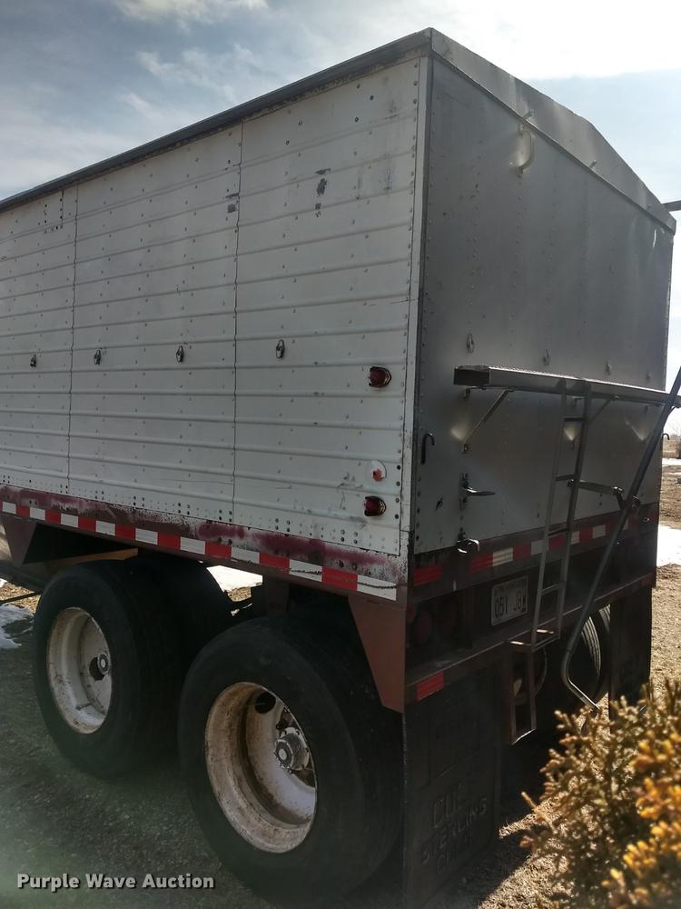 image for item DY9232 1980 Colt G40 double hopper bottom grain trailer