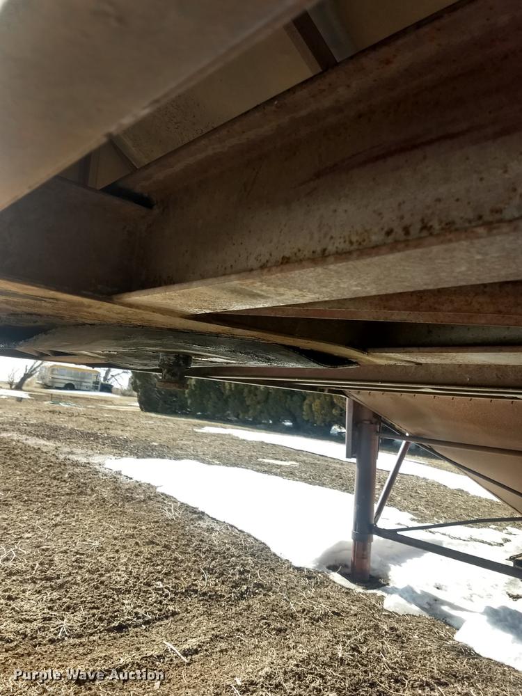 image for item DY9232 1980 Colt G40 double hopper bottom grain trailer