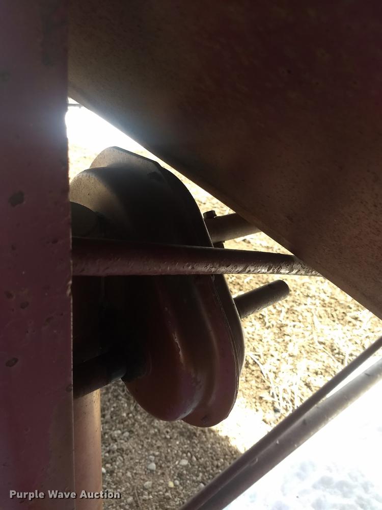 image for item DY9232 1980 Colt G40 double hopper bottom grain trailer