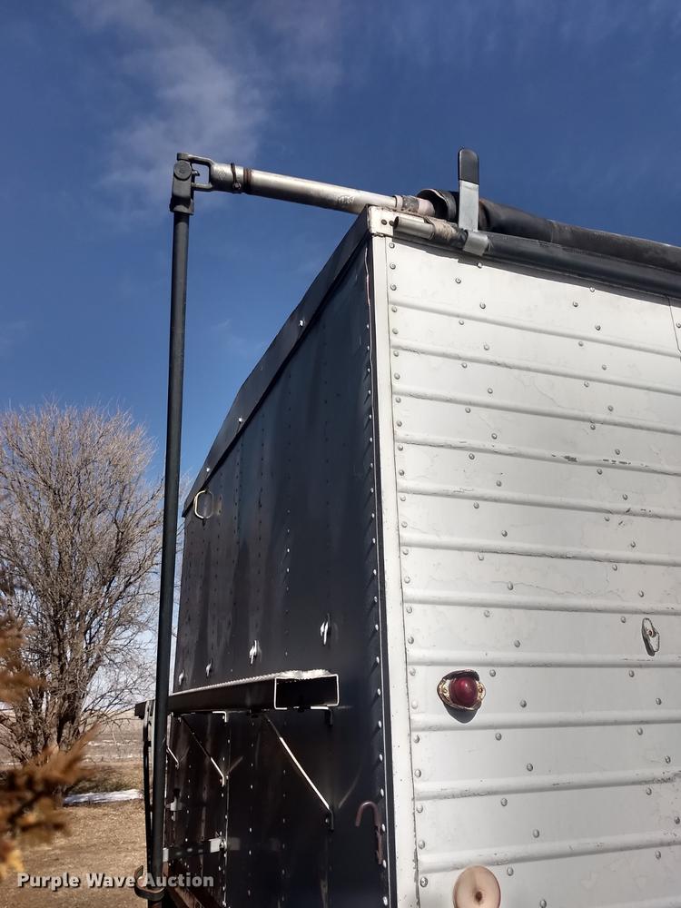 image for item DY9232 1980 Colt G40 double hopper bottom grain trailer