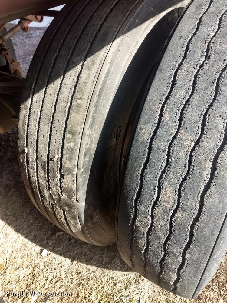 image for item DY9232 1980 Colt G40 double hopper bottom grain trailer