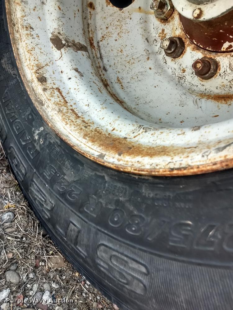 image for item DY9232 1980 Colt G40 double hopper bottom grain trailer