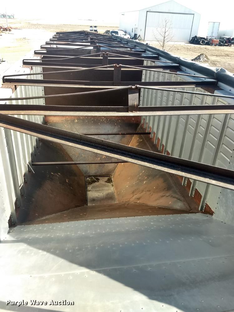 image for item DY9232 1980 Colt G40 double hopper bottom grain trailer