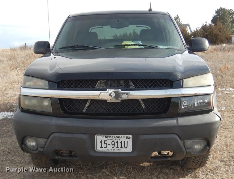 image for item FA9256 2003 Chevrolet Avalanche 1500 Crew Cab pickup truck