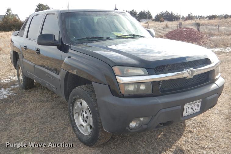 image for item FA9256 2003 Chevrolet Avalanche 1500 Crew Cab pickup truck