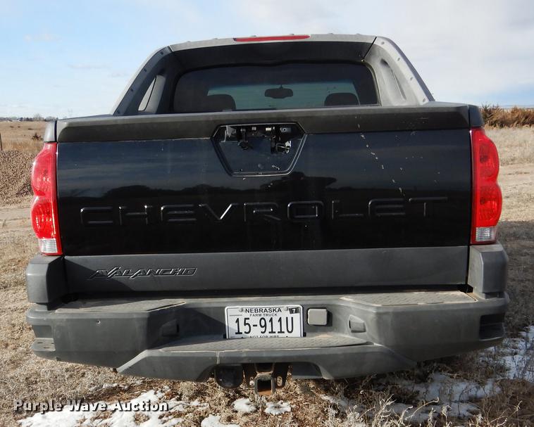 image for item FA9256 2003 Chevrolet Avalanche 1500 Crew Cab pickup truck