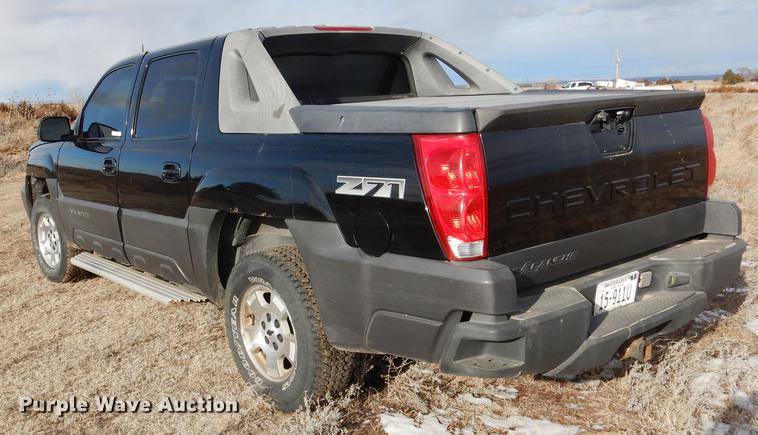 image for item FA9256 2003 Chevrolet Avalanche 1500 Crew Cab pickup truck