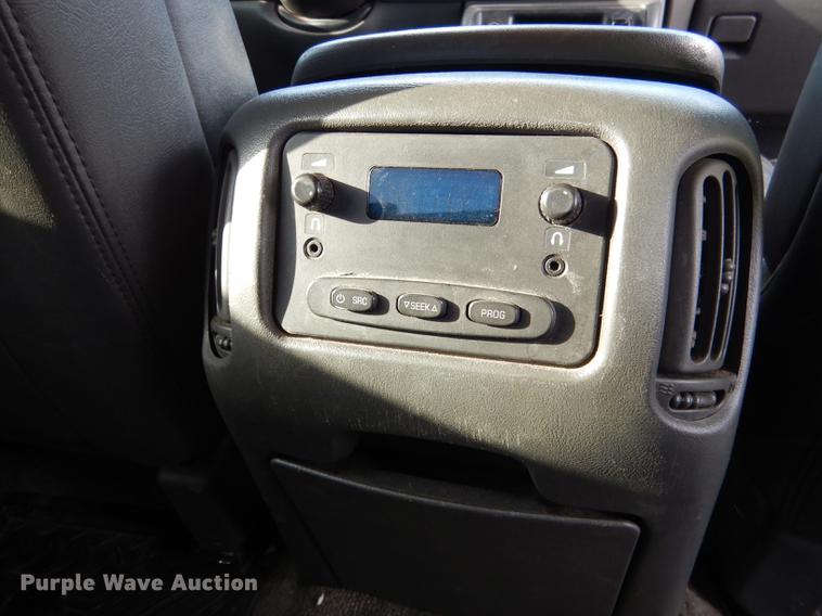 image for item FA9256 2003 Chevrolet Avalanche 1500 Crew Cab pickup truck