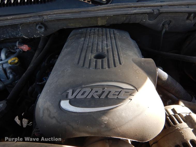 image for item FA9256 2003 Chevrolet Avalanche 1500 Crew Cab pickup truck