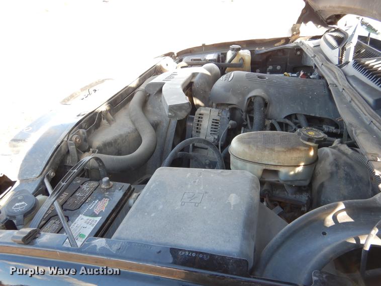 image for item FA9256 2003 Chevrolet Avalanche 1500 Crew Cab pickup truck