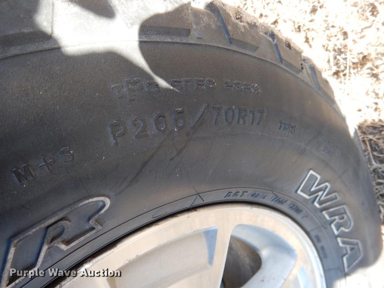 image for item FA9256 2003 Chevrolet Avalanche 1500 Crew Cab pickup truck