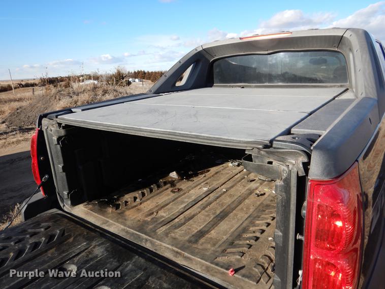 image for item FA9256 2003 Chevrolet Avalanche 1500 Crew Cab pickup truck