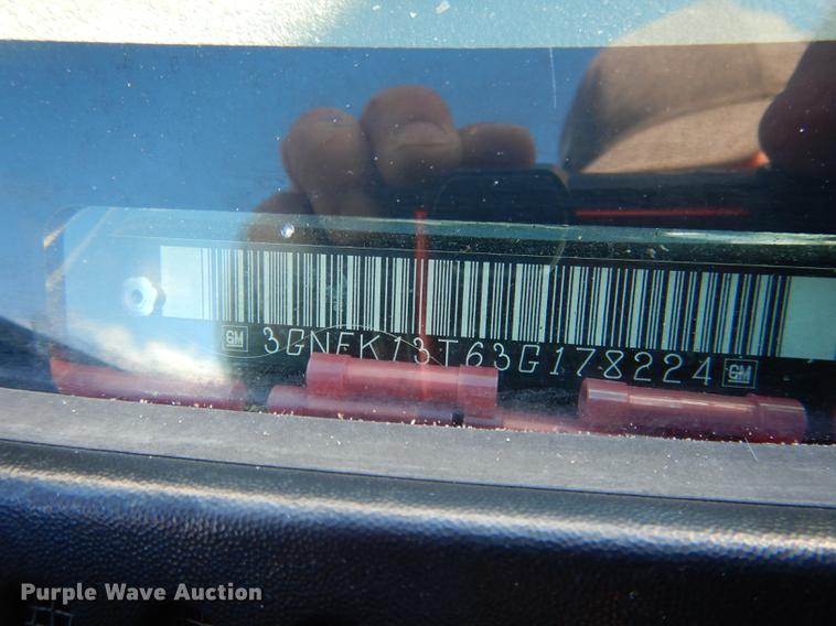 image for item FA9256 2003 Chevrolet Avalanche 1500 Crew Cab pickup truck