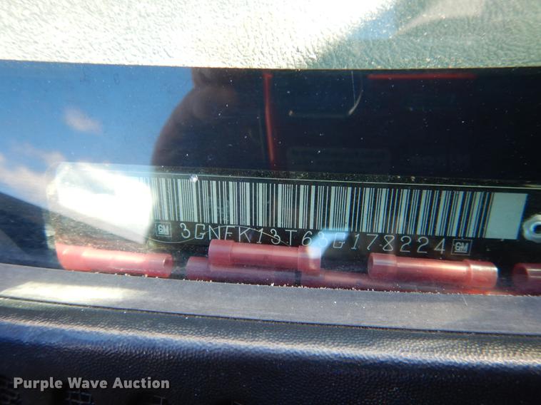 image for item FA9256 2003 Chevrolet Avalanche 1500 Crew Cab pickup truck