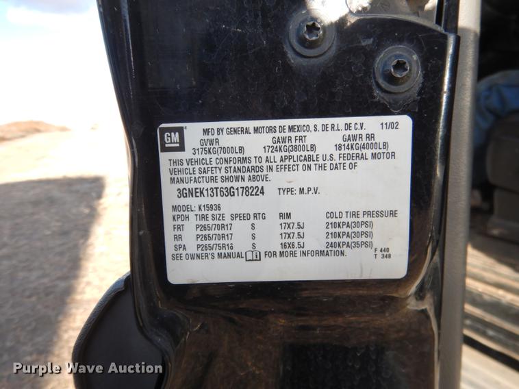 image for item FA9256 2003 Chevrolet Avalanche 1500 Crew Cab pickup truck