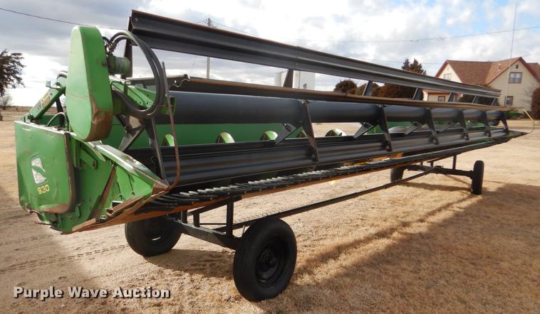 image for item FH9015 1990 John Deere 930 rigid head and trailer