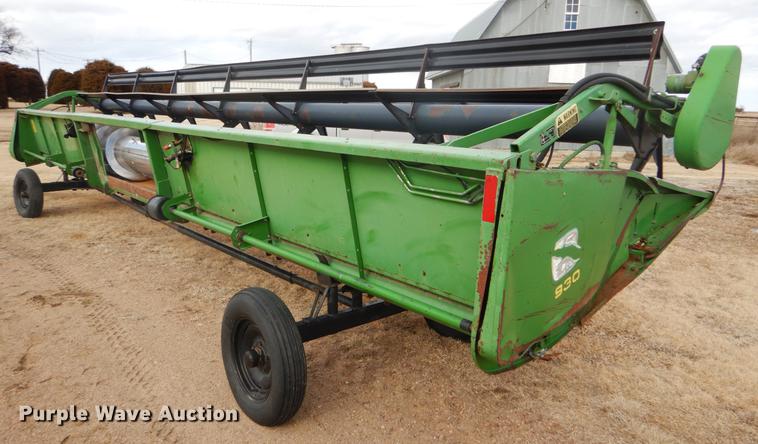 image for item FH9015 1990 John Deere 930 rigid head and trailer