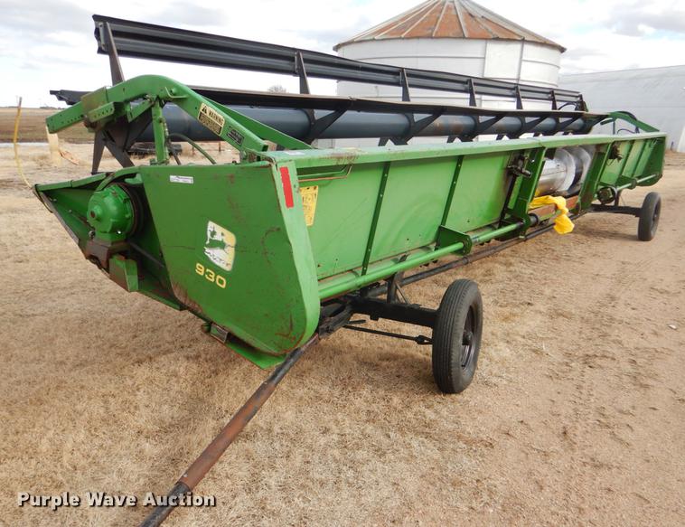 image for item FH9015 1990 John Deere 930 rigid head and trailer
