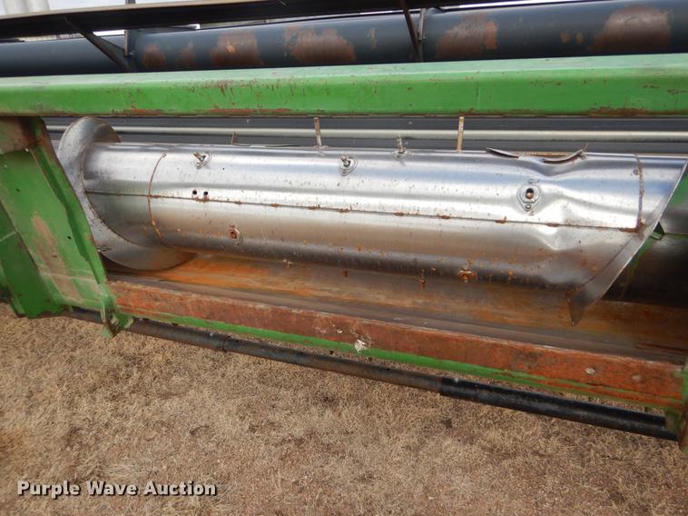 image for item FH9015 1990 John Deere 930 rigid head and trailer