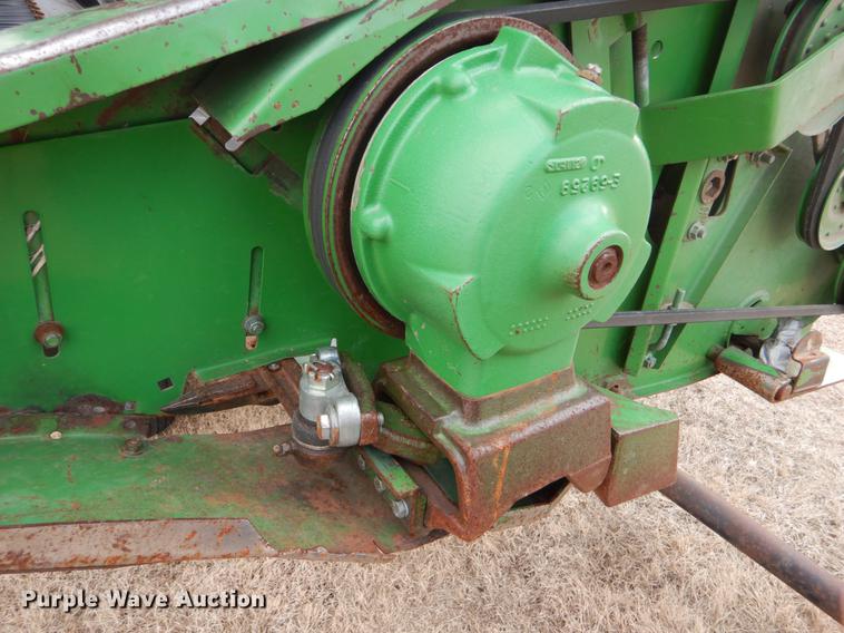 image for item FH9015 1990 John Deere 930 rigid head and trailer