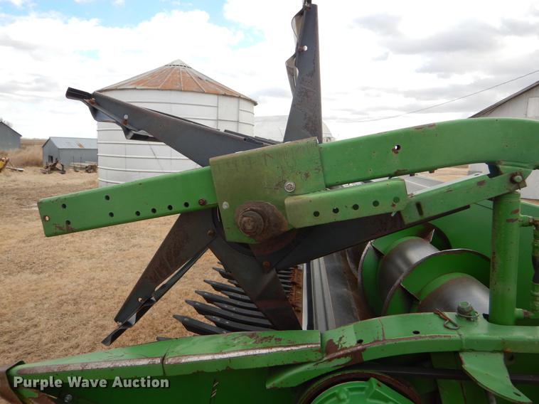 image for item FH9015 1990 John Deere 930 rigid head and trailer