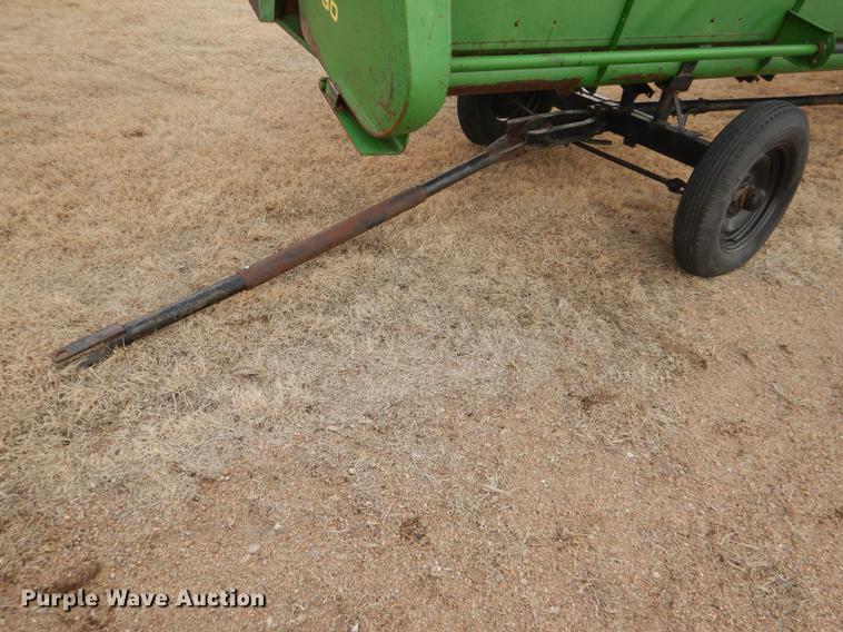image for item FH9015 1990 John Deere 930 rigid head and trailer