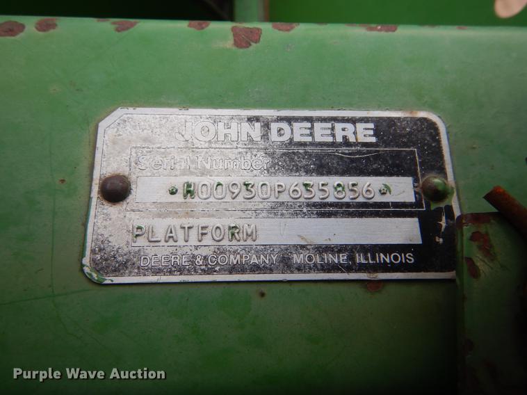 image for item FH9015 1990 John Deere 930 rigid head and trailer