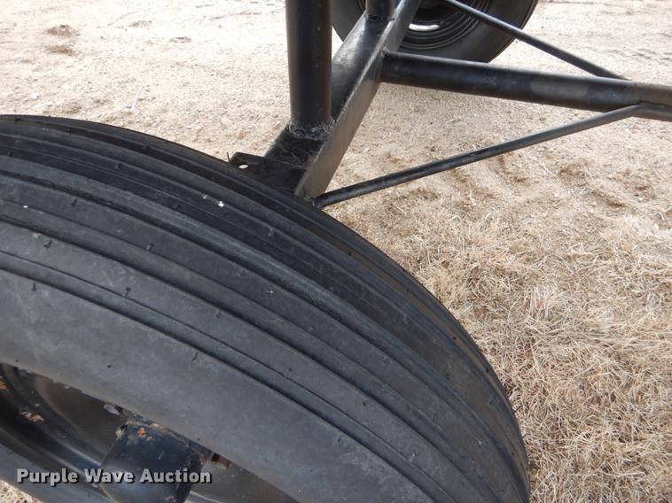 image for item FH9015 1990 John Deere 930 rigid head and trailer