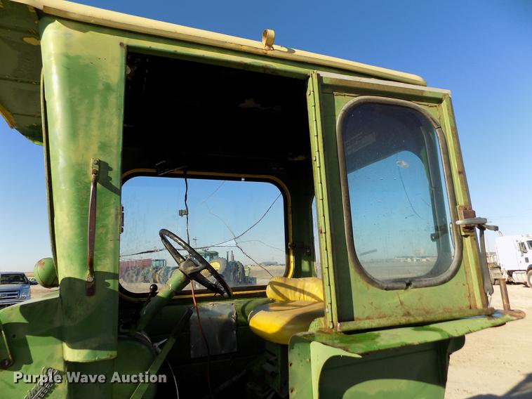 image for item FH9029 1963 John Deere 4010 tractor