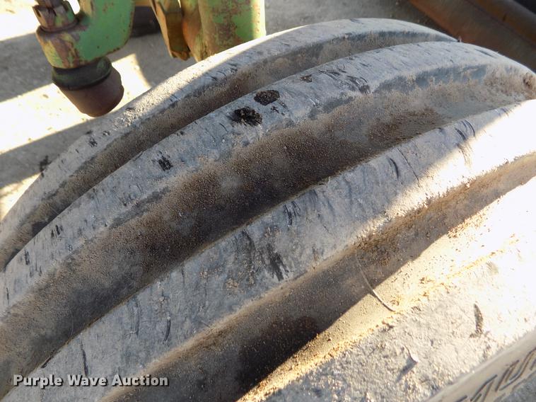 image for item FH9029 1963 John Deere 4010 tractor