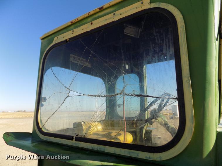 image for item FH9029 1963 John Deere 4010 tractor