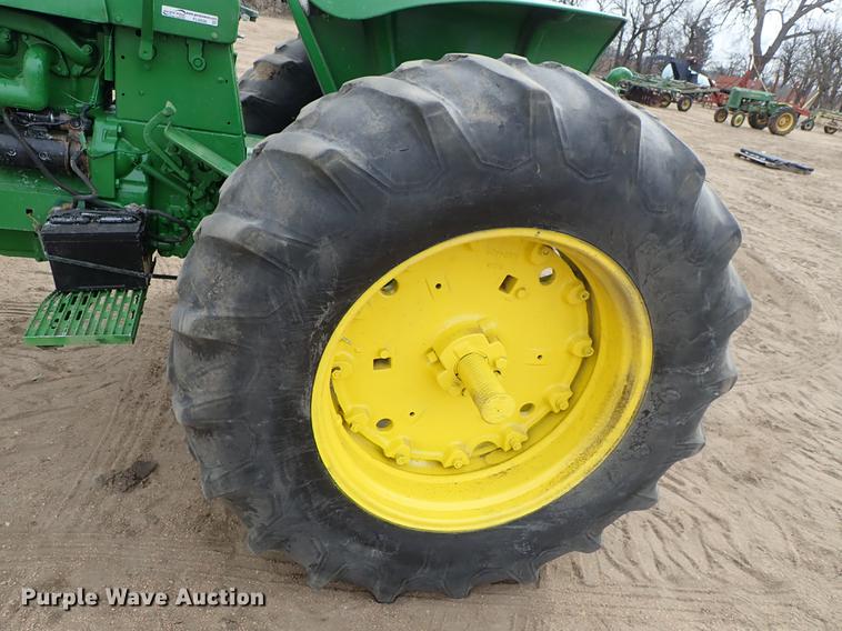 image for item FL9500 John Deere 4020 tractor