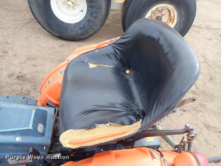 image for item FL9501 Kubota B6100HST MFWD tractor