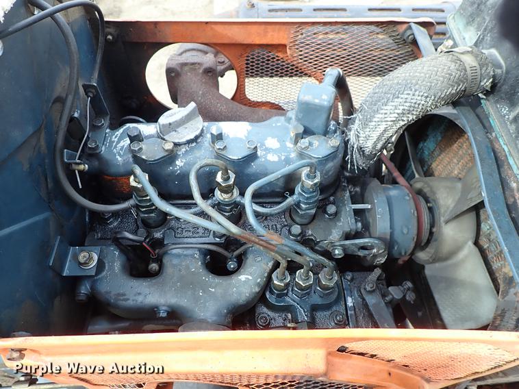 image for item FL9501 Kubota B6100HST MFWD tractor