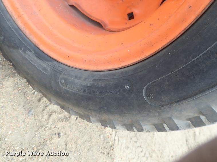 image for item FL9501 Kubota B6100HST MFWD tractor