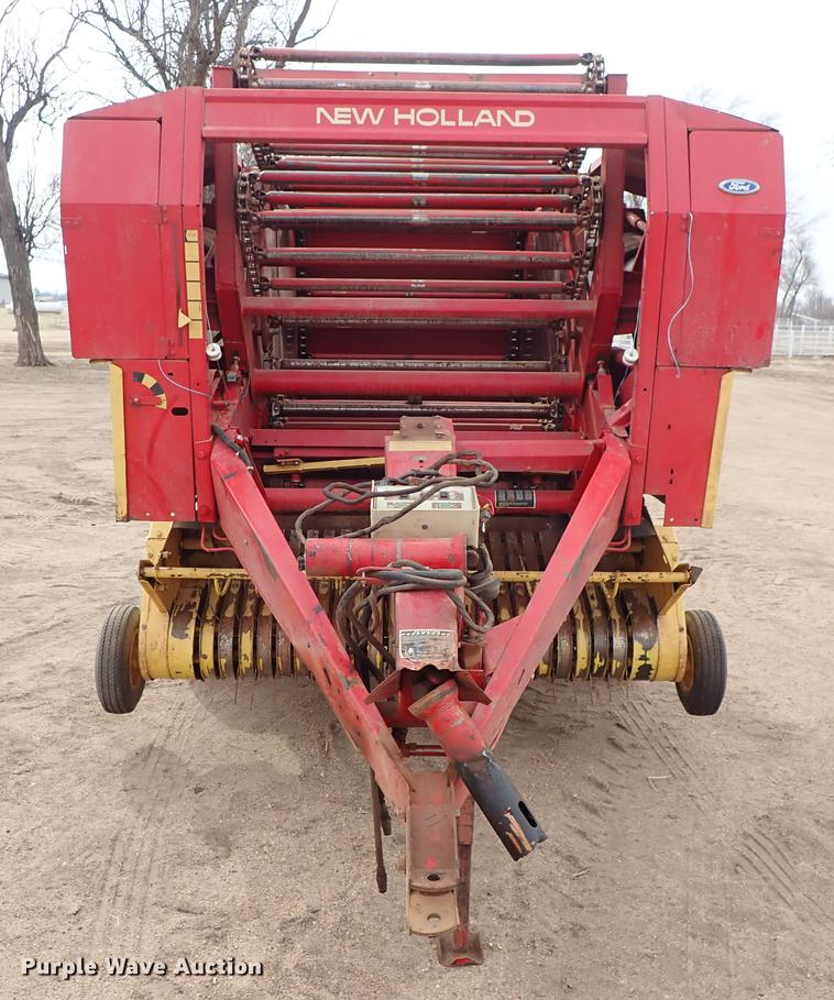 image for item FL9512 1989 New Holland 848 round baler