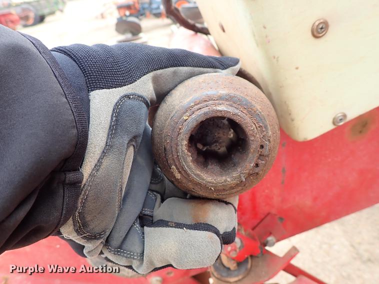 image for item FL9512 1989 New Holland 848 round baler