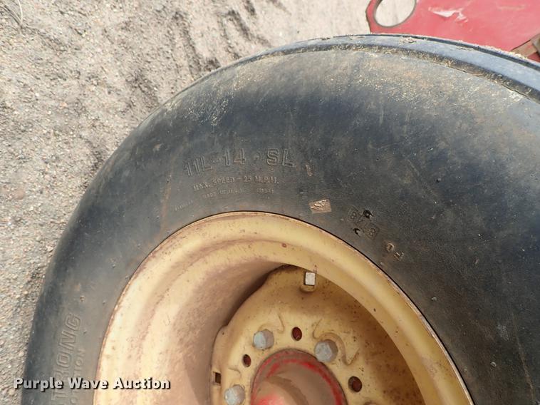 image for item FL9512 1989 New Holland 848 round baler