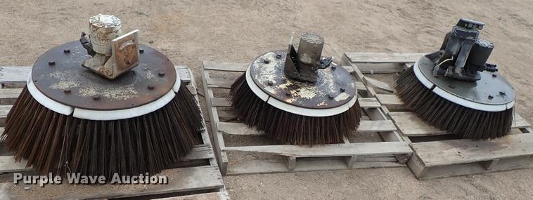 image for item FL9530 (3) sweeper gutter brooms