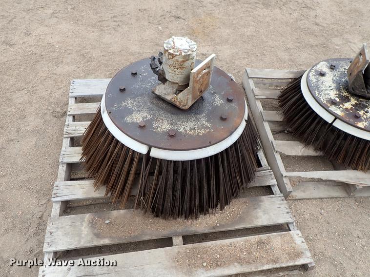 image for item FL9530 (3) sweeper gutter brooms