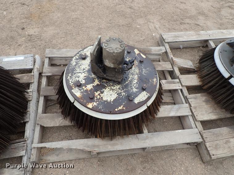 image for item FL9530 (3) sweeper gutter brooms