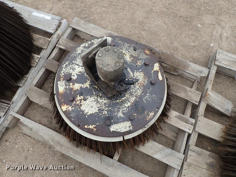 image for item FL9530 (3) sweeper gutter brooms