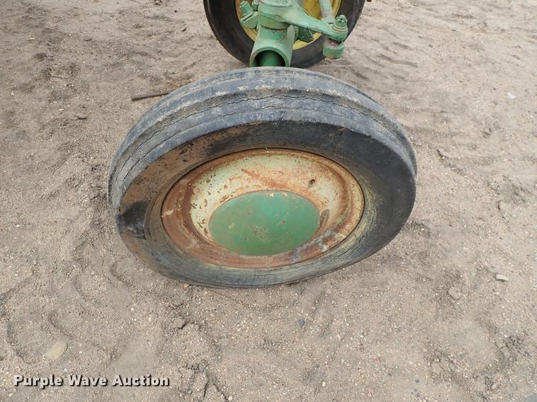 image for item FL9548 John Deere M tractor