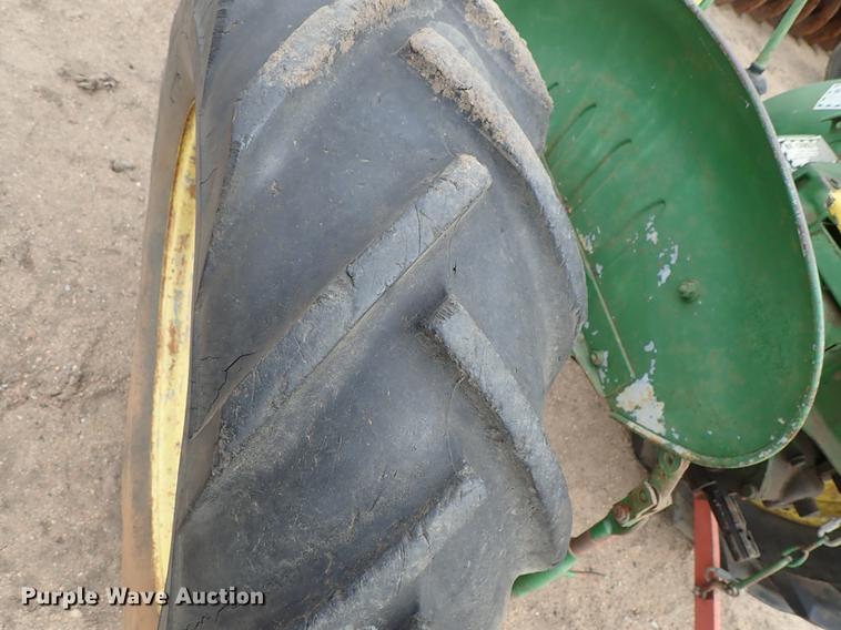 image for item FL9548 John Deere M tractor