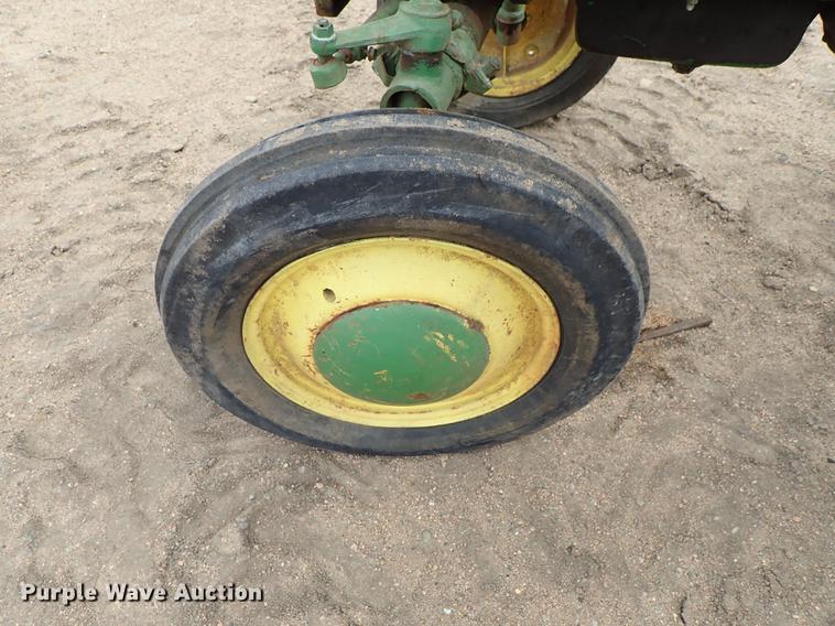 image for item FL9548 John Deere M tractor