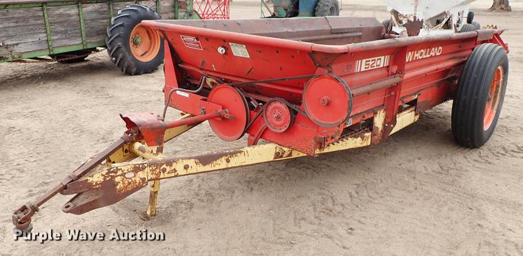 image for item FL9552 New Holland 520 manure spreader