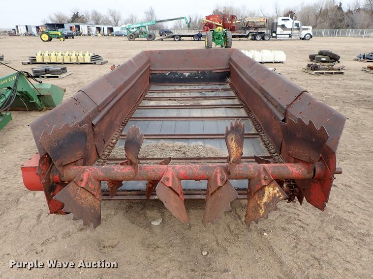 image for item FL9552 New Holland 520 manure spreader