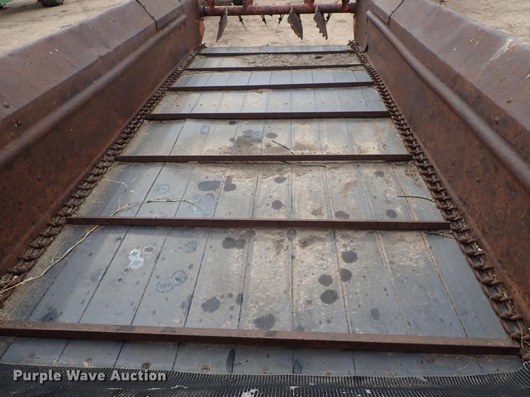 image for item FL9552 New Holland 520 manure spreader