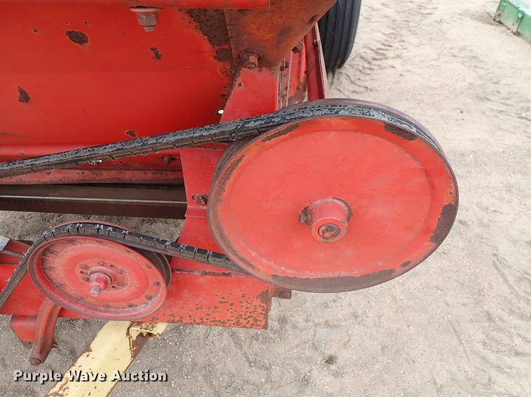 image for item FL9552 New Holland 520 manure spreader