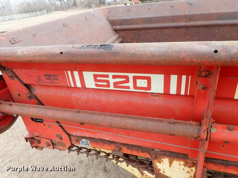 image for item FL9552 New Holland 520 manure spreader